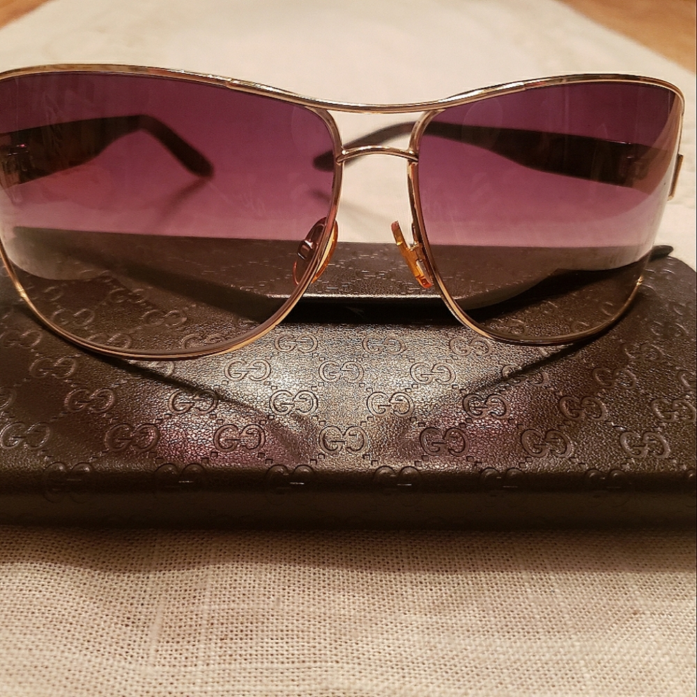 Vintage Gucci Sunglasses in Great Condition 😎